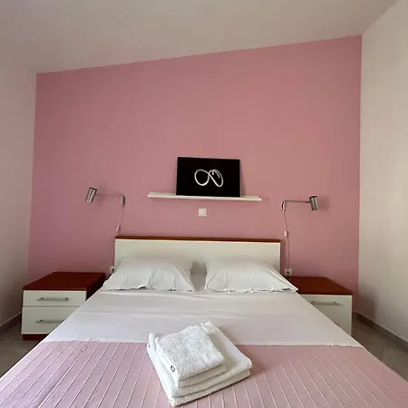 File Five 아파트 포드고라