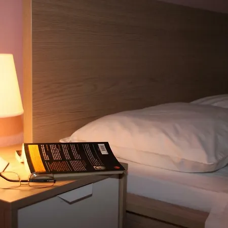 File Five شقة بودغورا