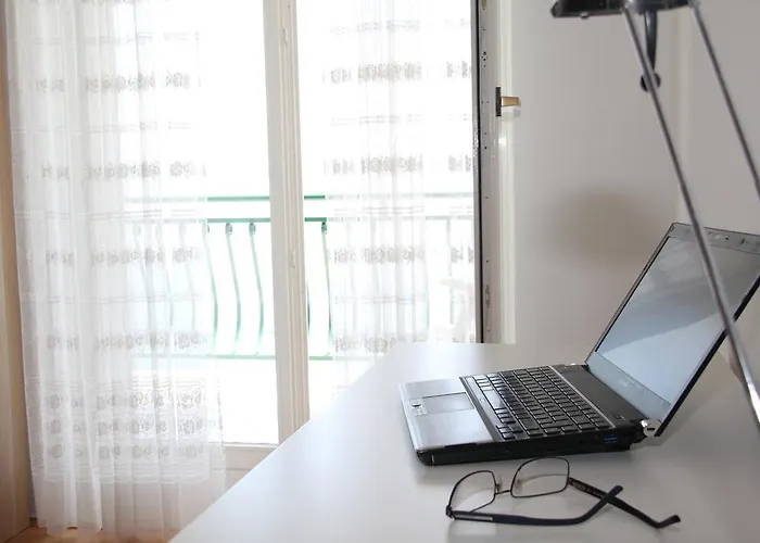 Apartament File Five