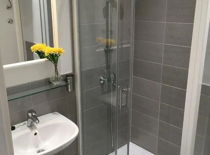 Apartament File Five