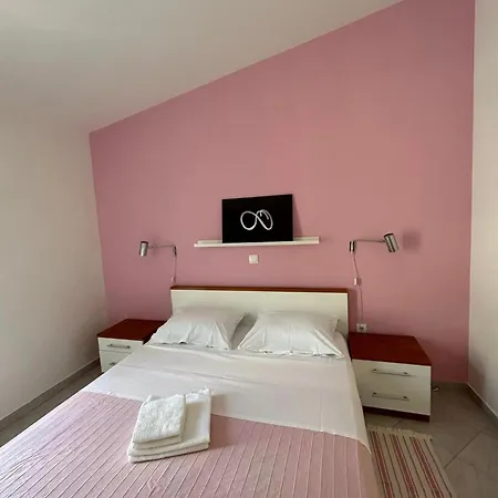 File Five Podgora (Split-Dalmatia)