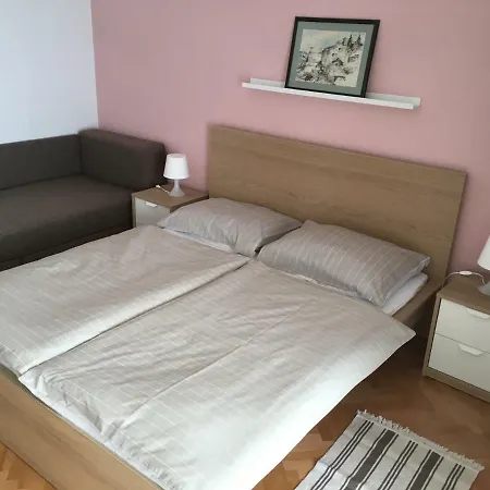 File Five Apartment *