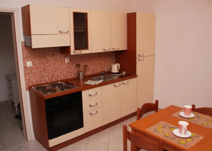 File Five Apartment